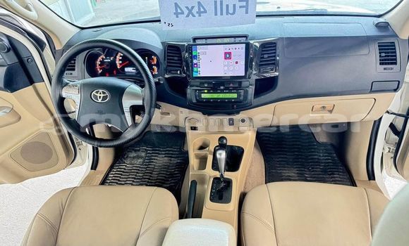 Buy Used Toyota Hiluxe Revo White Car in Battambang in Battambang Province Buy Used Toyota Hiluxe Revo White Car in Battambang in Battambang Province