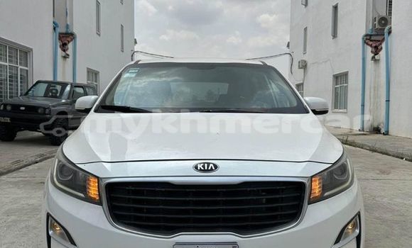 Buy Used Kia Carnival White Car in Chbar Mon in Kampong Speu Province Buy Used Kia Carnival White Car in Chbar Mon in Kampong Speu Province