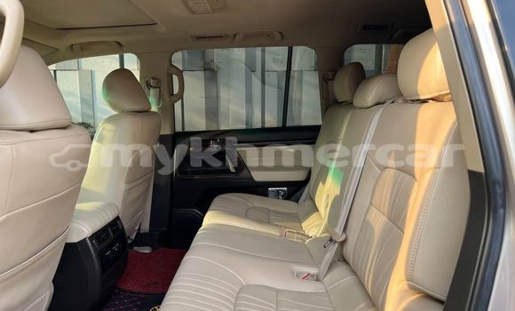 Buy Used Toyota Land Cruiser Other Car in Battambang in Battambang Province Buy Used Toyota Land Cruiser Other Car in Battambang in Battambang Province