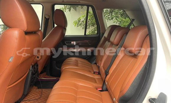 Buy Used Range Rover Evoque White Car in Bavet in Svay Rieng Province Buy Used Range Rover Evoque White Car in Bavet in Svay Rieng Province