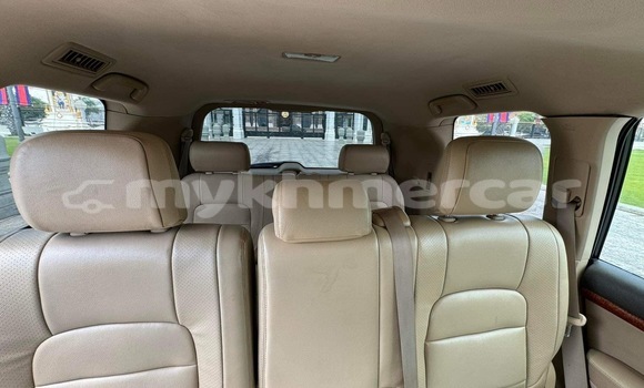 Buy Used Toyota Land Cruiser White Car in Phnom Penh in Phnom Penh Buy Used Toyota Land Cruiser White Car in Phnom Penh in Phnom Penh