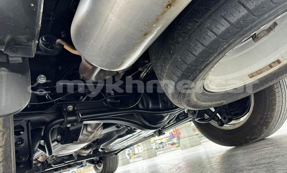 Buy Used Toyota Land Cruiser White Car in Phnom Penh in Phnom Penh Buy Used Toyota Land Cruiser White Car in Phnom Penh in Phnom Penh