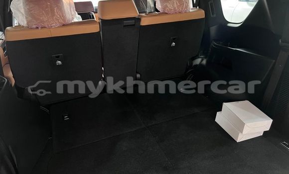 Buy Used Lexus LX 570 Black Car in Battambang in Battambang Province Buy Used Lexus LX 570 Black Car in Battambang in Battambang Province