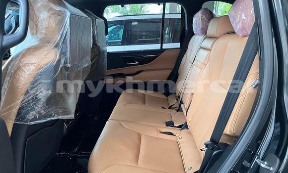 Buy Used Lexus LX 570 Black Car in Battambang in Battambang Province Buy Used Lexus LX 570 Black Car in Battambang in Battambang Province