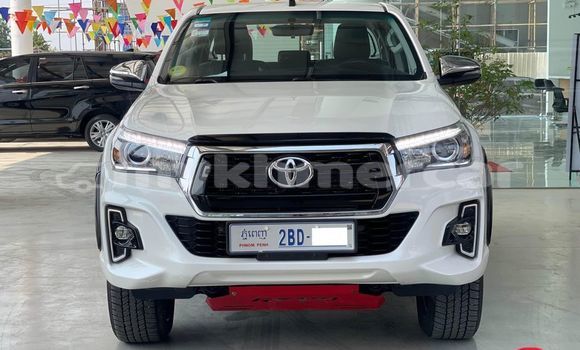 Buy Used Toyota Hiluxe Revo White Car in Bavet in Svay Rieng Province Buy Used Toyota Hiluxe Revo White Car in Bavet in Svay Rieng Province