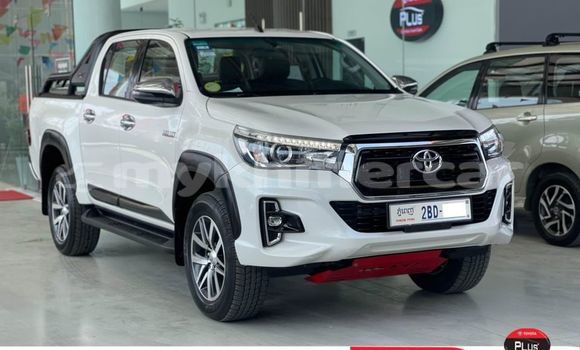 Buy Used Toyota Hiluxe Revo White Car in Bavet in Svay Rieng Province Buy Used Toyota Hiluxe Revo White Car in Bavet in Svay Rieng Province