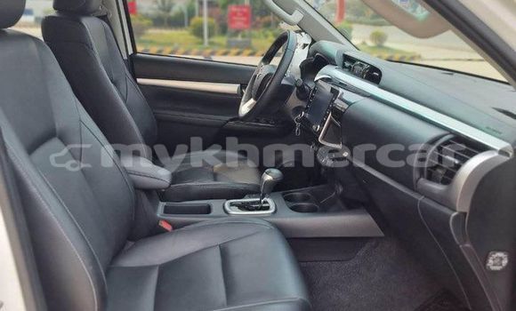 Buy Used Toyota Hiluxe Revo White Car in Battambang in Battambang Province Buy Used Toyota Hiluxe Revo White Car in Battambang in Battambang Province