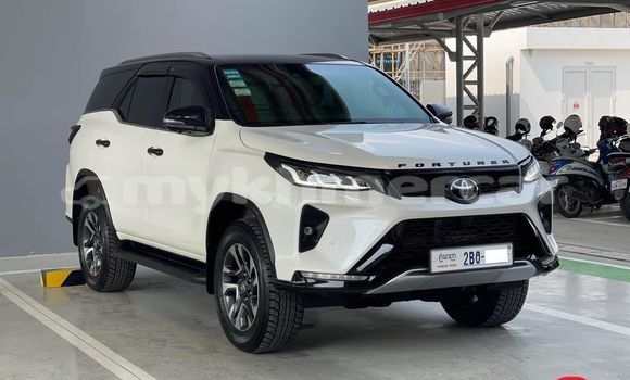Buy Used Toyota Fortuner White Car in Chbar Mon in Kampong Speu Province Buy Used Toyota Fortuner White Car in Chbar Mon in Kampong Speu Province
