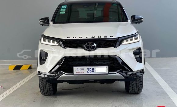 Buy Used Toyota Fortuner White Car in Chbar Mon in Kampong Speu Province Buy Used Toyota Fortuner White Car in Chbar Mon in Kampong Speu Province