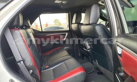 Buy Used Toyota Fortuner White Car in Chbar Mon in Kampong Speu Province Buy Used Toyota Fortuner White Car in Chbar Mon in Kampong Speu Province