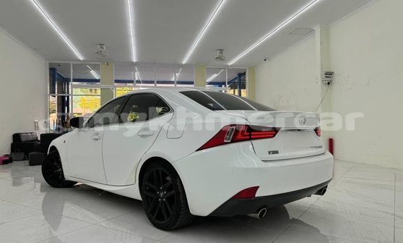 Buy Used Lexus IS White Car in Bavet in Svay Rieng Province Buy Used Lexus IS White Car in Bavet in Svay Rieng Province