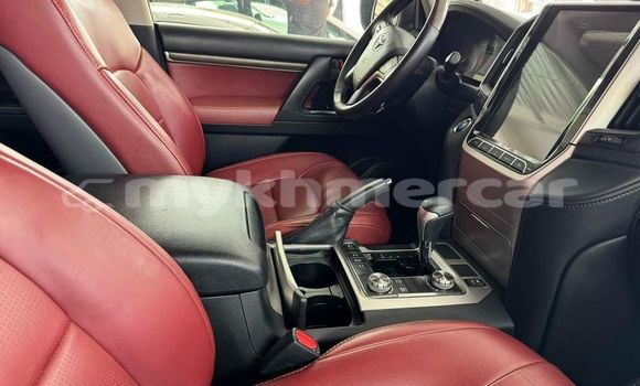 Buy Used Toyota Land Cruiser White Car in Bavet in Svay Rieng Province Buy Used Toyota Land Cruiser White Car in Bavet in Svay Rieng Province
