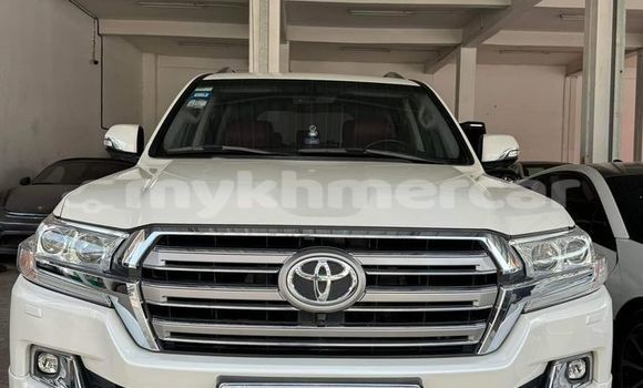 Buy Used Toyota Land Cruiser White Car in Bavet in Svay Rieng Province Buy Used Toyota Land Cruiser White Car in Bavet in Svay Rieng Province