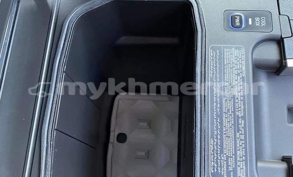 Buy Used Toyota Land Cruiser White Car in Bavet in Svay Rieng Province Buy Used Toyota Land Cruiser White Car in Bavet in Svay Rieng Province