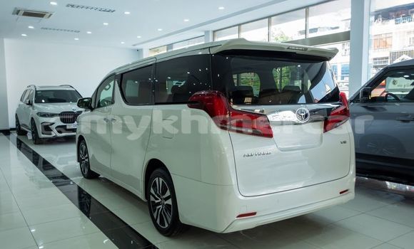 Buy Used Toyota Alphard White Car in Battambang in Battambang Province Buy Used Toyota Alphard White Car in Battambang in Battambang Province