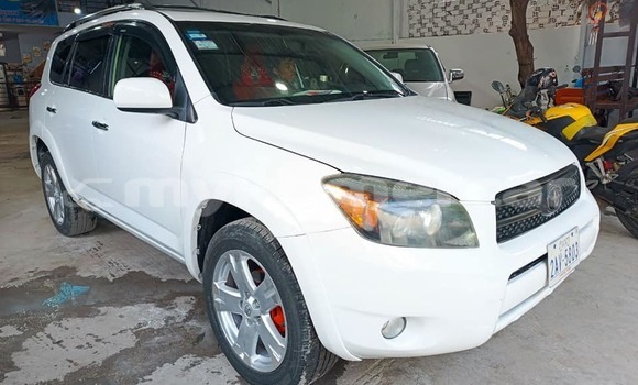 Acheter Occasion Voiture Toyota RAV4 Rouge à Banlung, Ratanakiri Province Acheter Occasion Voiture Toyota RAV4 Rouge à Banlung, Ratanakiri Province