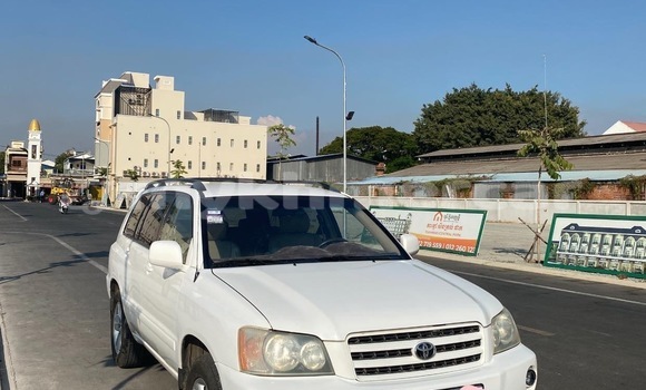Buy Used Toyota Highlander White Car in Phnom Penh in Phnom Penh Buy Used Toyota Highlander White Car in Phnom Penh in Phnom Penh
