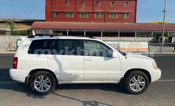 Buy Used Toyota Highlander White Car in Phnom Penh in Phnom Penh Buy Used Toyota Highlander White Car in Phnom Penh in Phnom Penh