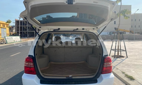 Buy Used Toyota Highlander White Car in Phnom Penh in Phnom Penh Buy Used Toyota Highlander White Car in Phnom Penh in Phnom Penh