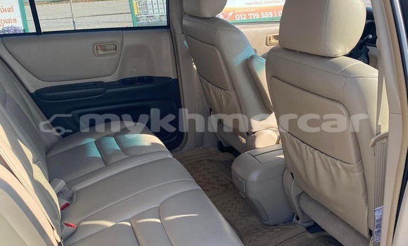 Buy Used Toyota Highlander White Car in Phnom Penh in Phnom Penh Buy Used Toyota Highlander White Car in Phnom Penh in Phnom Penh