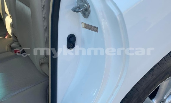 Buy Used Toyota Highlander White Car in Phnom Penh in Phnom Penh Buy Used Toyota Highlander White Car in Phnom Penh in Phnom Penh