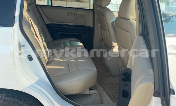 Buy Used Toyota Highlander White Car in Phnom Penh in Phnom Penh Buy Used Toyota Highlander White Car in Phnom Penh in Phnom Penh