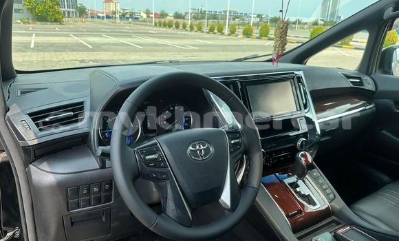 Buy Used Toyota Alphard Black Car in Phnom Penh in Phnom Penh Buy Used Toyota Alphard Black Car in Phnom Penh in Phnom Penh