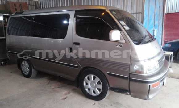 Buy Used Toyota Sienna Other Car in Chbar Mon in Kampong Speu Province Buy Used Toyota Sienna Other Car in Chbar Mon in Kampong Speu Province