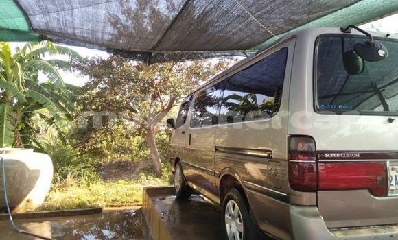 Buy Used Toyota Sienna Other Car in Chbar Mon in Kampong Speu Province Buy Used Toyota Sienna Other Car in Chbar Mon in Kampong Speu Province