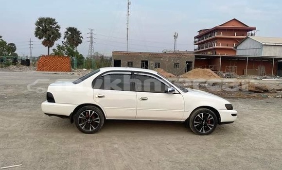 Buy Used Toyota ISis White Car in Battambang in Battambang Province Buy Used Toyota ISis White Car in Battambang in Battambang Province