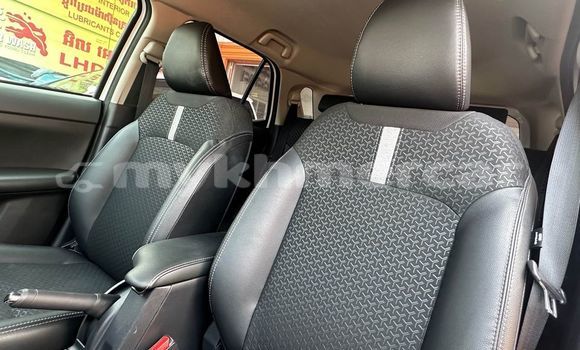 Buy Used Toyota Ractis White Car in Battambang in Battambang Province Buy Used Toyota Ractis White Car in Battambang in Battambang Province