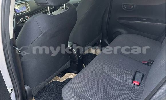 Buy Used Toyota Vitz Other Car in Battambang in Battambang Province Buy Used Toyota Vitz Other Car in Battambang in Battambang Province
