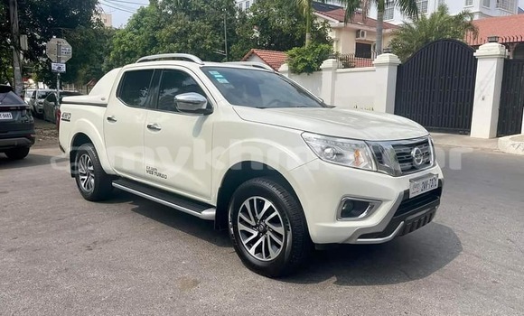 Buy Used Nissan Navara White Car in Banteay Meanchey in Banteay Meanchey Province Buy Used Nissan Navara White Car in Banteay Meanchey in Banteay Meanchey Province