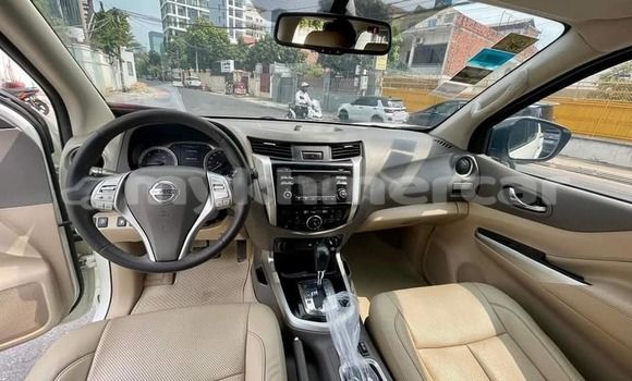Buy Used Nissan Navara White Car in Banteay Meanchey in Banteay Meanchey Province Buy Used Nissan Navara White Car in Banteay Meanchey in Banteay Meanchey Province
