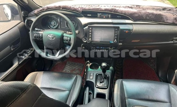 Buy Used Toyota Hilux White Car in Banteay Meanchey in Banteay Meanchey Province Buy Used Toyota Hilux White Car in Banteay Meanchey in Banteay Meanchey Province