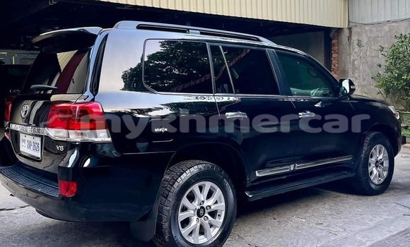 Buy Used Toyota Land Cruiser Black Car in Phnom Penh in Phnom Penh Buy Used Toyota Land Cruiser Black Car in Phnom Penh in Phnom Penh