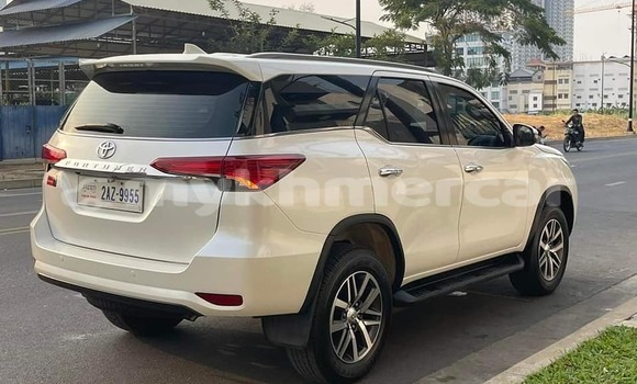 Buy Used Toyota Fortuner White Car in Banlung in Ratanakiri Province Buy Used Toyota Fortuner White Car in Banlung in Ratanakiri Province