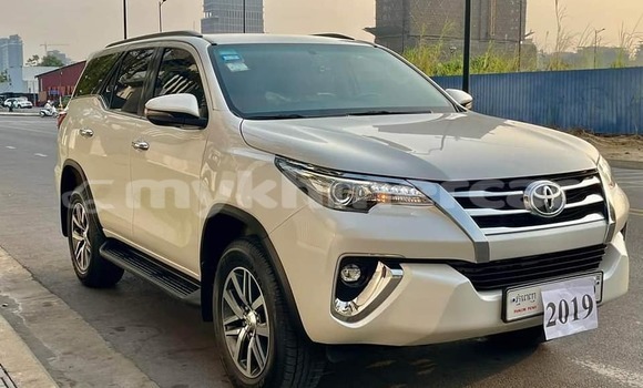 Buy Used Toyota Fortuner White Car in Banlung in Ratanakiri Province Buy Used Toyota Fortuner White Car in Banlung in Ratanakiri Province