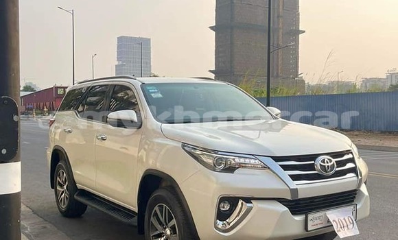 Buy Used Toyota Fortuner White Car in Banlung in Ratanakiri Province Buy Used Toyota Fortuner White Car in Banlung in Ratanakiri Province