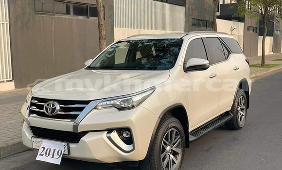 Buy Used Toyota Fortuner White Car in Banlung in Ratanakiri Province Buy Used Toyota Fortuner White Car in Banlung in Ratanakiri Province
