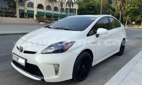 Buy Used Toyota Prius White Car in Phnom Penh in Phnom Penh Buy Used Toyota Prius White Car in Phnom Penh in Phnom Penh