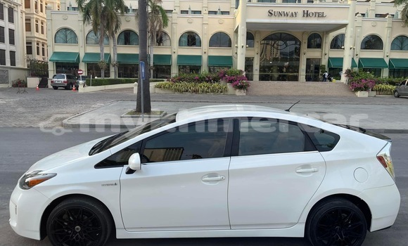 Buy Used Toyota Prius White Car in Phnom Penh in Phnom Penh Buy Used Toyota Prius White Car in Phnom Penh in Phnom Penh