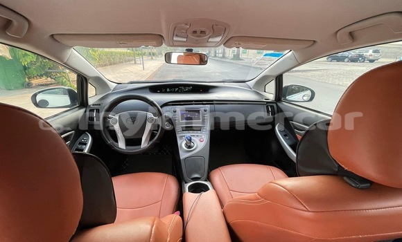 Buy Used Toyota Prius White Car in Phnom Penh in Phnom Penh Buy Used Toyota Prius White Car in Phnom Penh in Phnom Penh