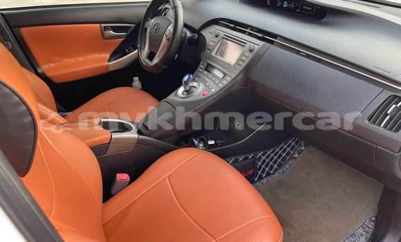 Buy Used Toyota Prius White Car in Phnom Penh in Phnom Penh Buy Used Toyota Prius White Car in Phnom Penh in Phnom Penh