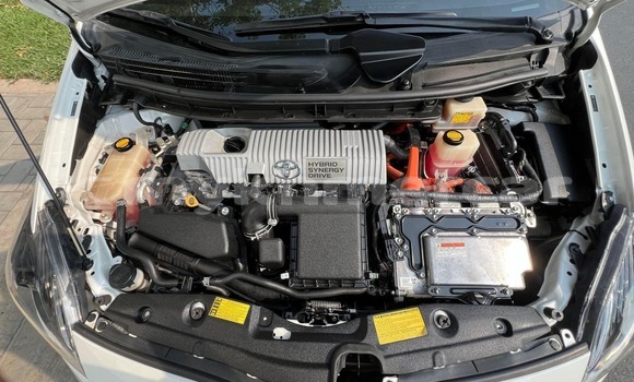 Buy Used Toyota Prius White Car in Phnom Penh in Phnom Penh Buy Used Toyota Prius White Car in Phnom Penh in Phnom Penh