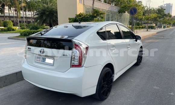 Buy Used Toyota Prius White Car in Phnom Penh in Phnom Penh Buy Used Toyota Prius White Car in Phnom Penh in Phnom Penh