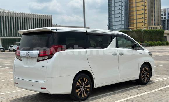 Buy Used Toyota Alphard White Car in Phnom Penh in Phnom Penh Buy Used Toyota Alphard White Car in Phnom Penh in Phnom Penh