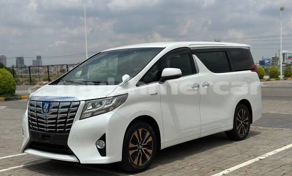 Buy Used Toyota Alphard White Car in Phnom Penh in Phnom Penh Buy Used Toyota Alphard White Car in Phnom Penh in Phnom Penh
