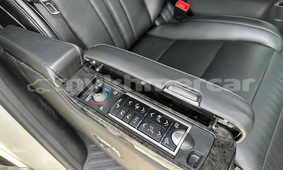 Buy Used Toyota Alphard White Car in Phnom Penh in Phnom Penh Buy Used Toyota Alphard White Car in Phnom Penh in Phnom Penh