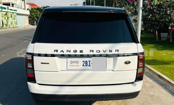 Buy Used Land Rover Range Rover Vogue White Car in Phnom Penh in Phnom Penh Buy Used Land Rover Range Rover Vogue White Car in Phnom Penh in Phnom Penh